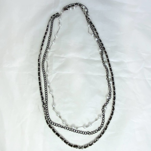 Multi-Layered textured Necklace - Picture 3 of 3